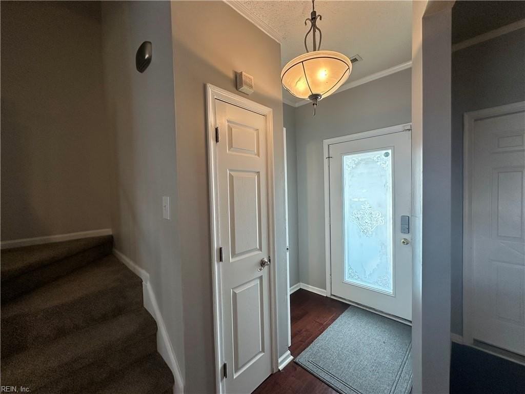 5042 Kemps Lake Dr - Photo 3 of 25