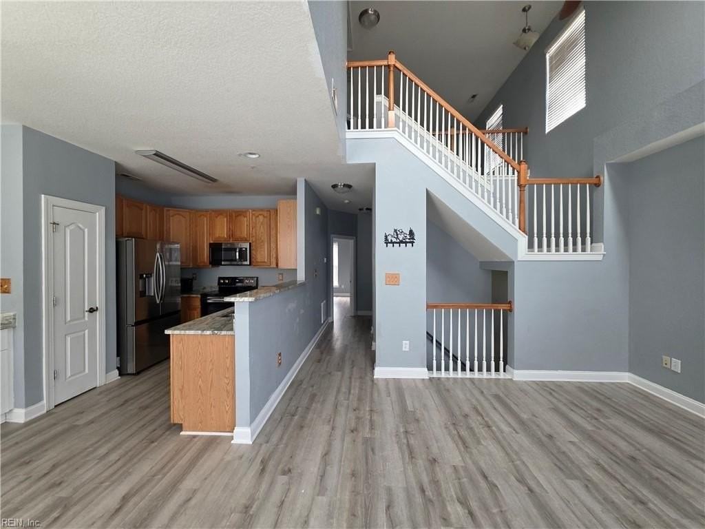 4461 Leamore Square Rd - Photo 2 of 39