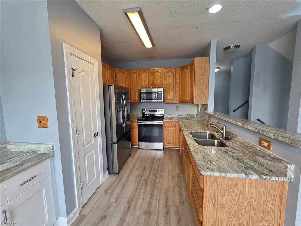 4461 Leamore Square Rd - Photo 4 of 39