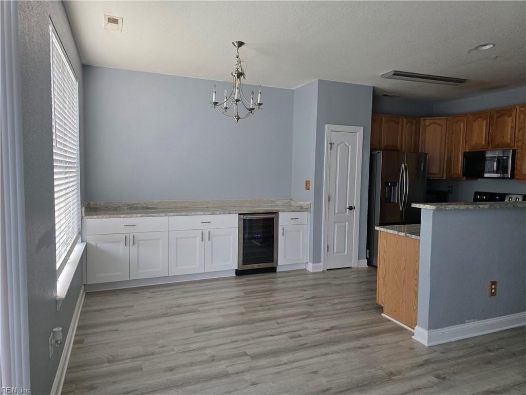4461 Leamore Square Rd - Photo 5 of 39
