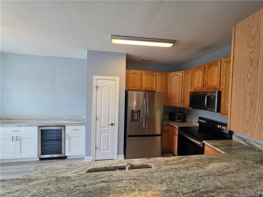 4461 Leamore Square Rd - Photo 6 of 39