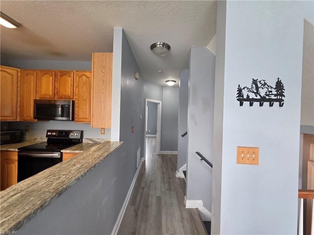 4461 Leamore Square Rd - Photo 7 of 39