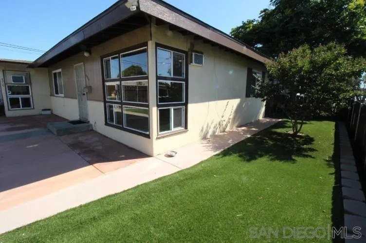 4917 Coconino Way - Photo 2 of 28