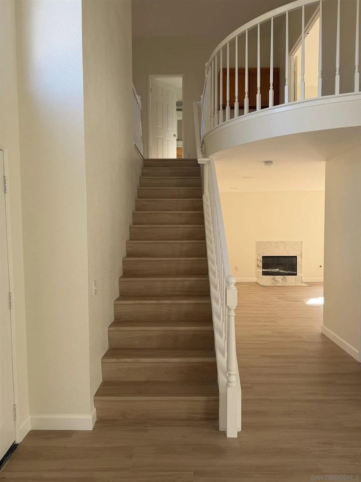 30204 Silver Ridge Ct - Photo 7 of 20