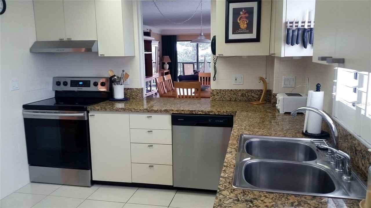 1001 Benjamin Franklin Dr #506 - Photo 7 of 42