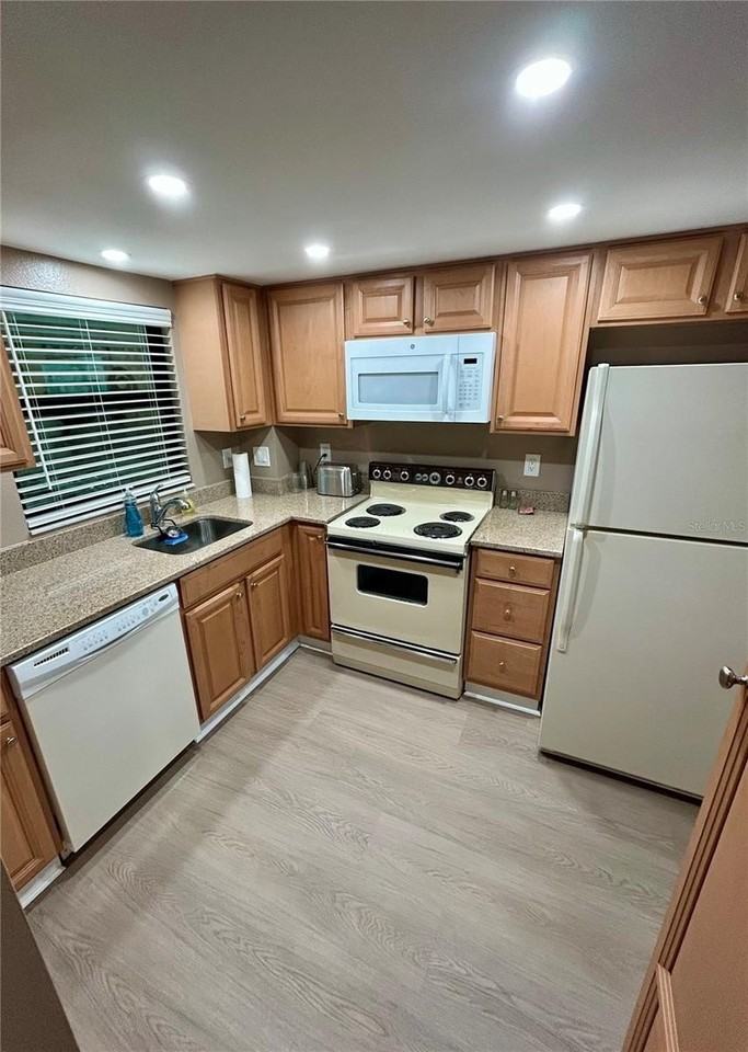 1001 Benjamin Franklin Dr #108 - Photo 5 of 8