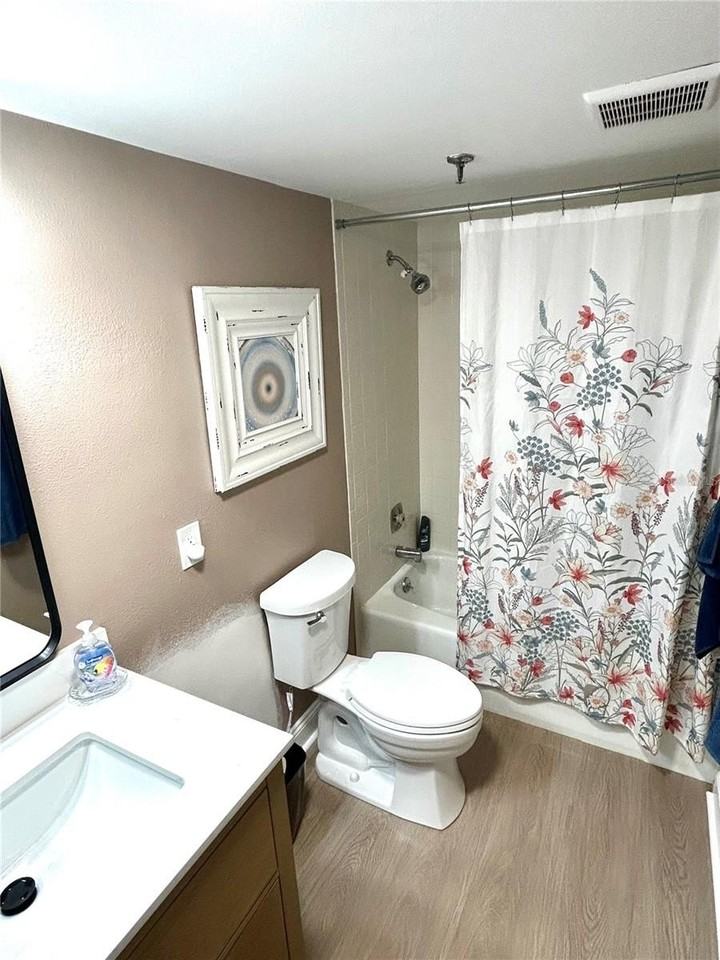 1001 Benjamin Franklin Dr #108 - Photo 7 of 8