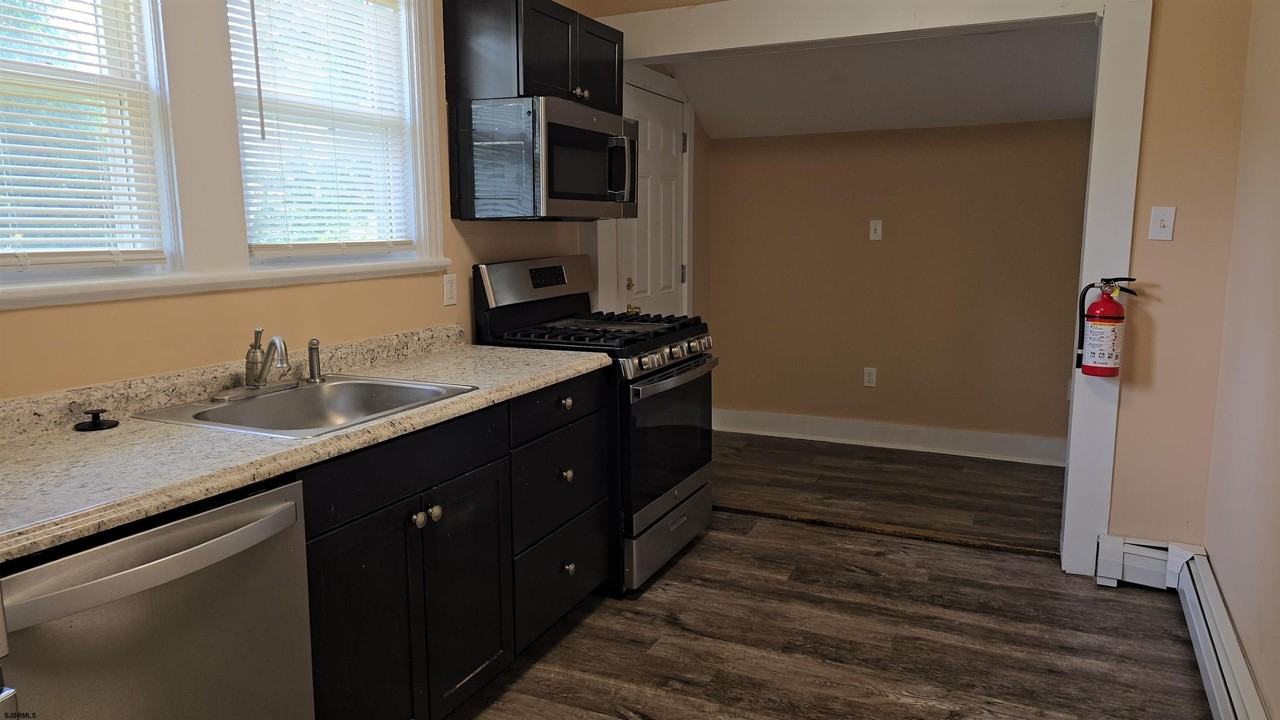 429 Doughty Rd - Photo 4 of 11