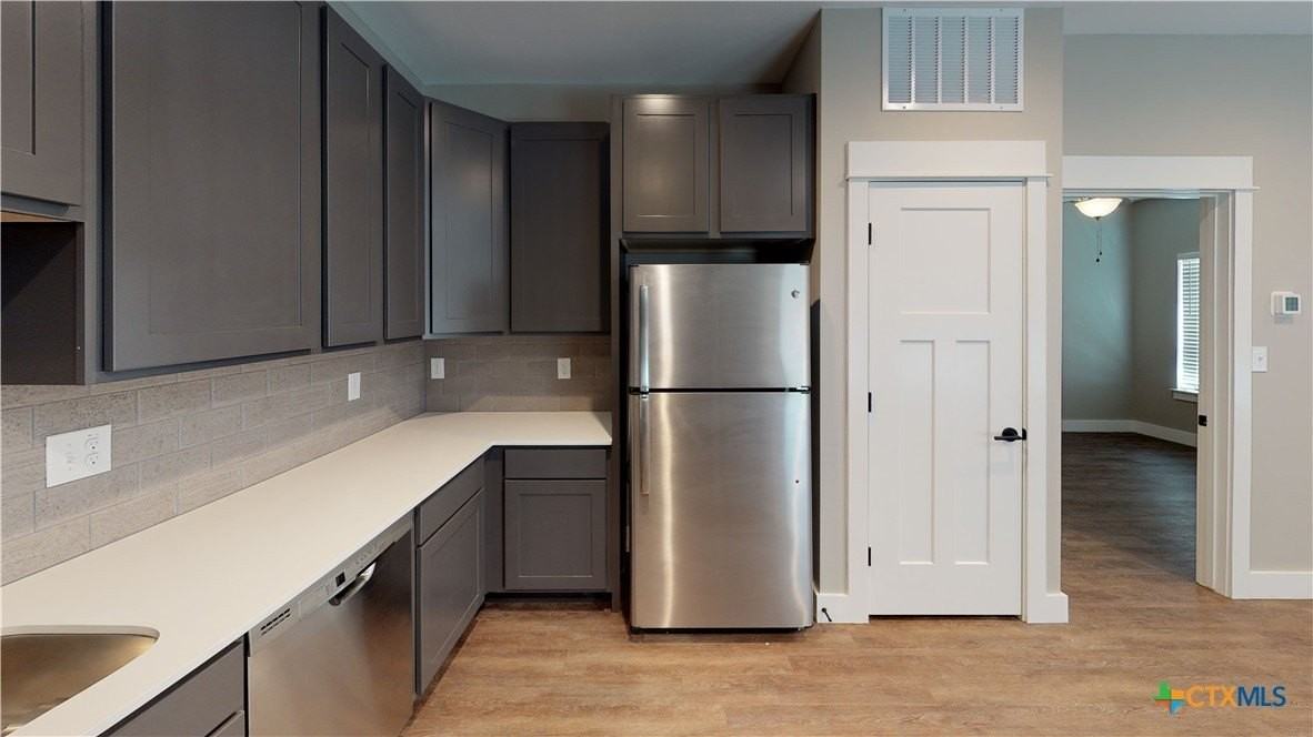 311 Craddock Ave #102 - Photo 3 of 15