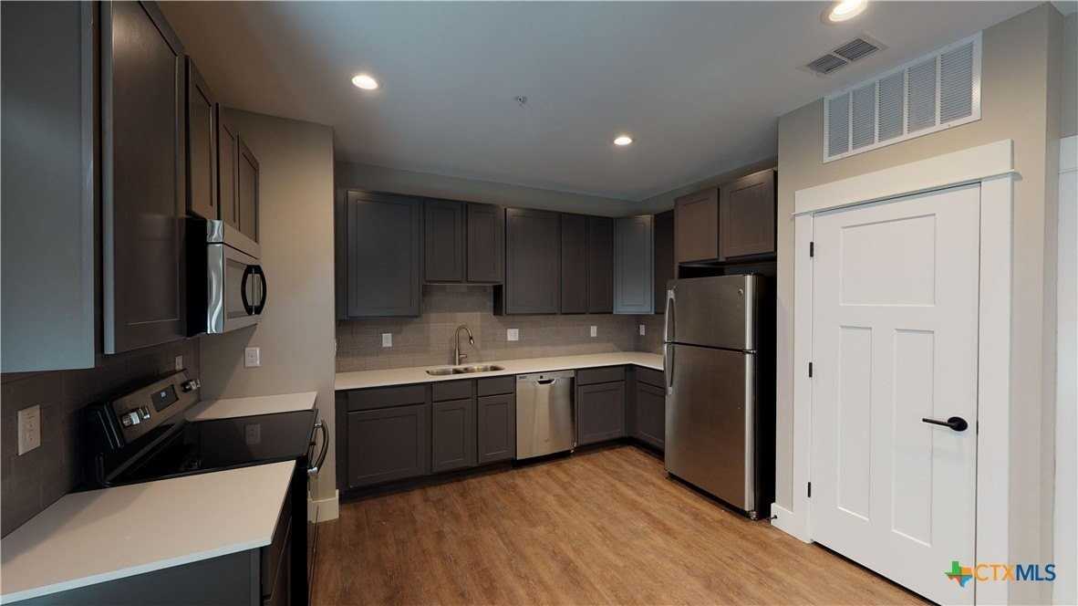 311 Craddock Ave #102 - Photo 5 of 15