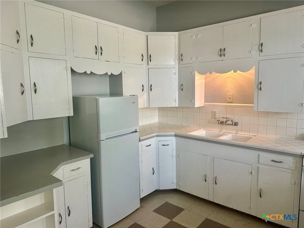 140 1/2 E San Antonio St #5 - Photo 2 of 19