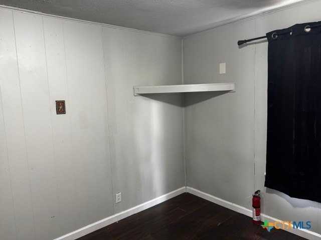 518 Newton Ave - Photo 3 of 14