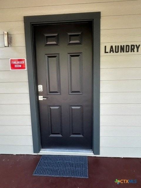 1037 W Court St #B - Photo 3 of 14