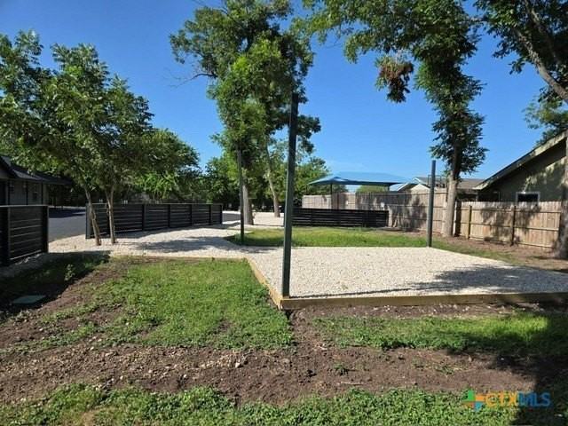 1037 W Court St #B - Photo 4 of 14