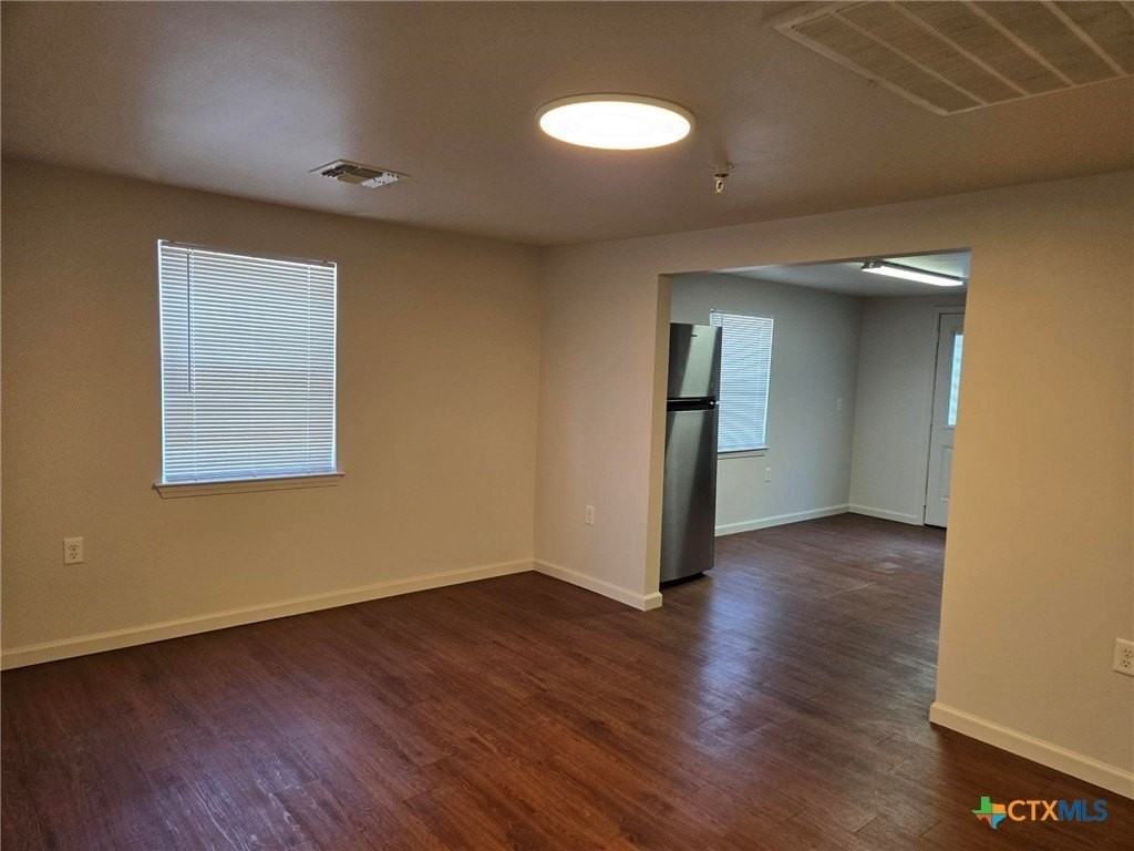 1037 W Court St #MAIN - Photo 7 of 20