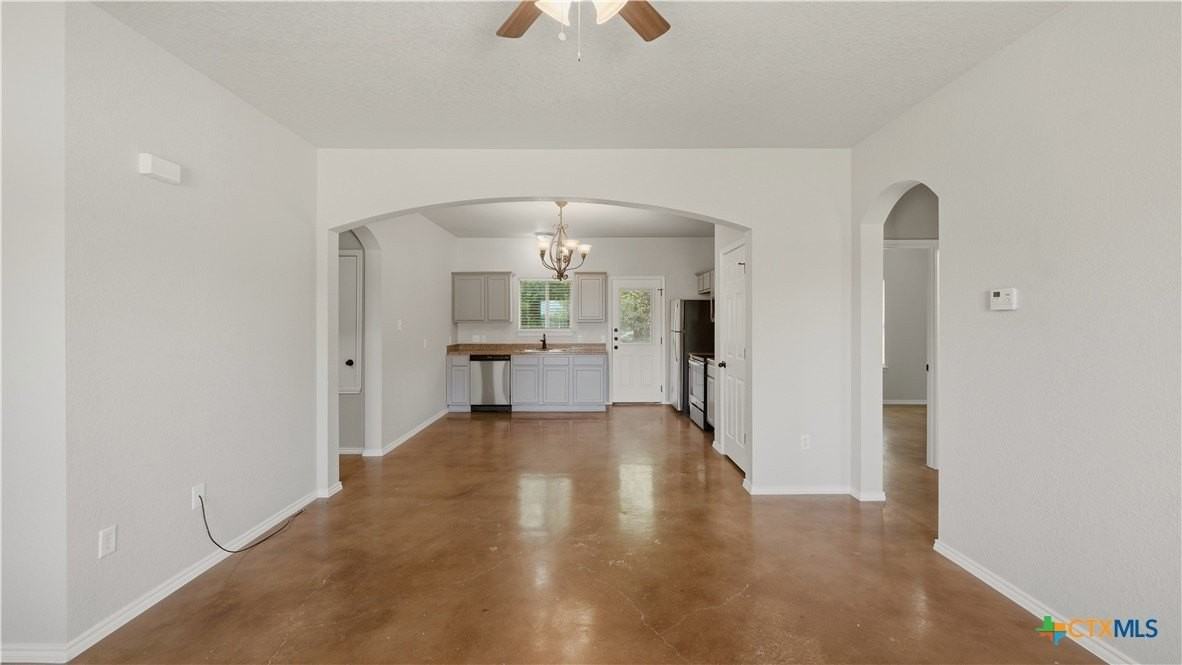 193 Rosedale Ave - Photo 5 of 33