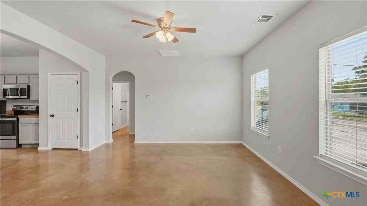 193 Rosedale Ave - Photo 6 of 33
