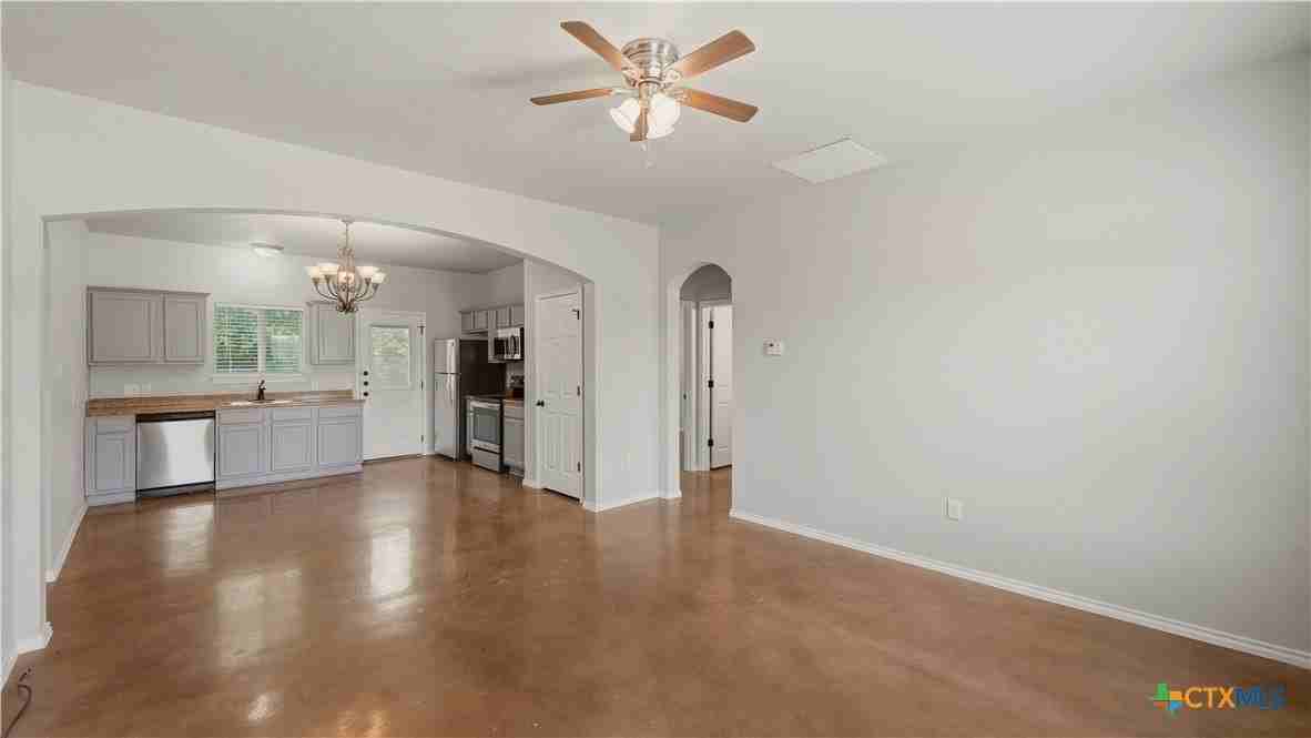 193 Rosedale Ave - Photo 7 of 33