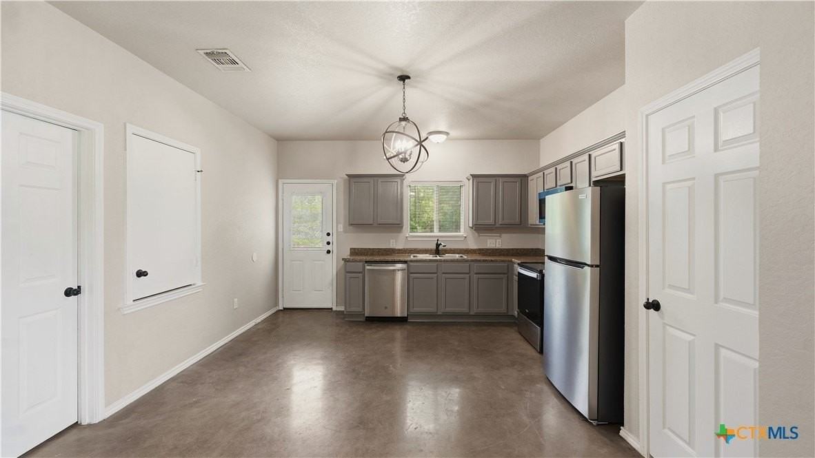 147 Rosedale Ave - Photo 2 of 31