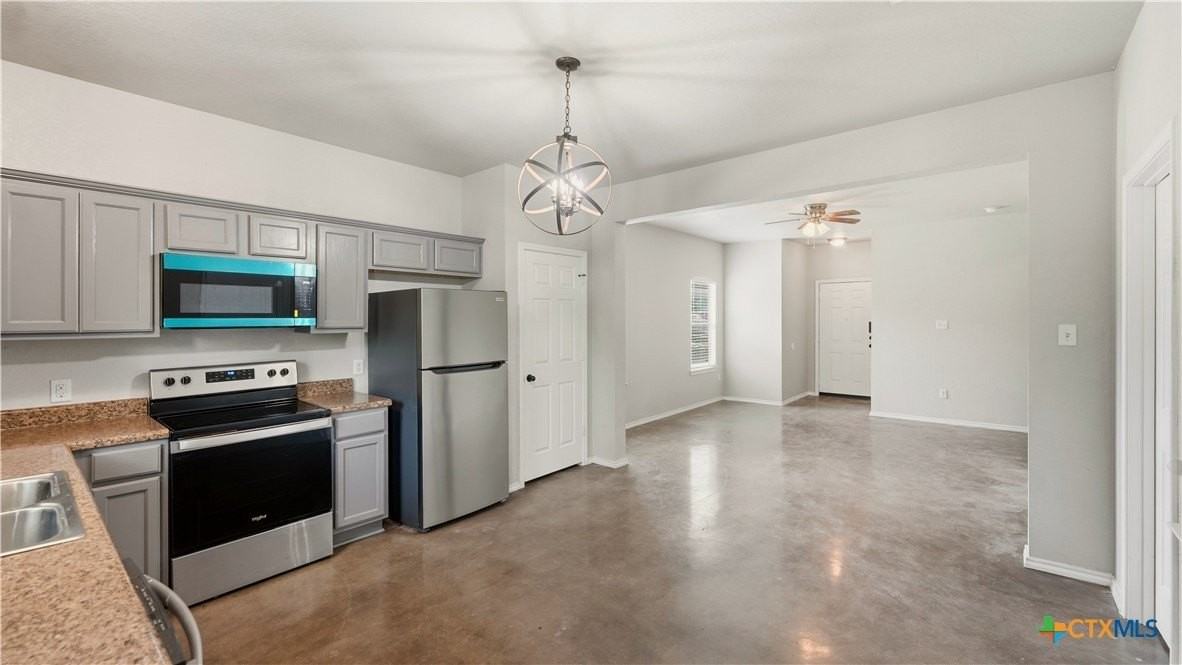 147 Rosedale Ave - Photo 3 of 31