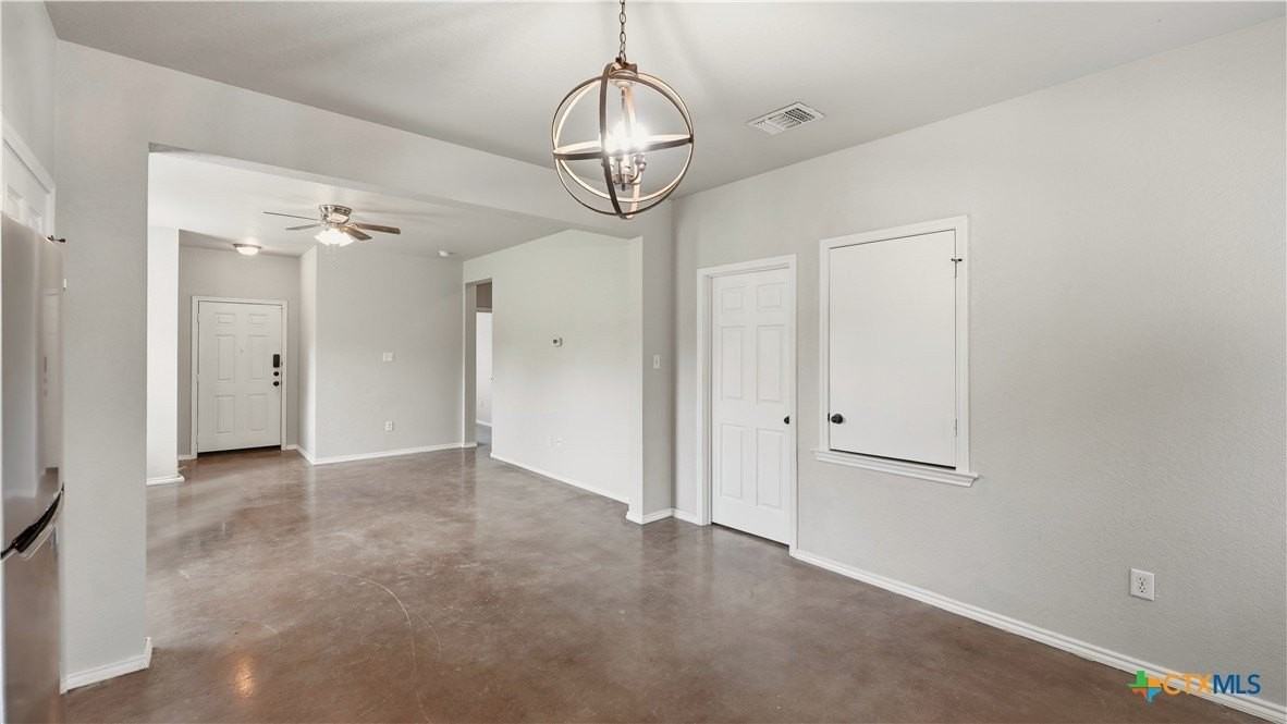 147 Rosedale Ave - Photo 5 of 31