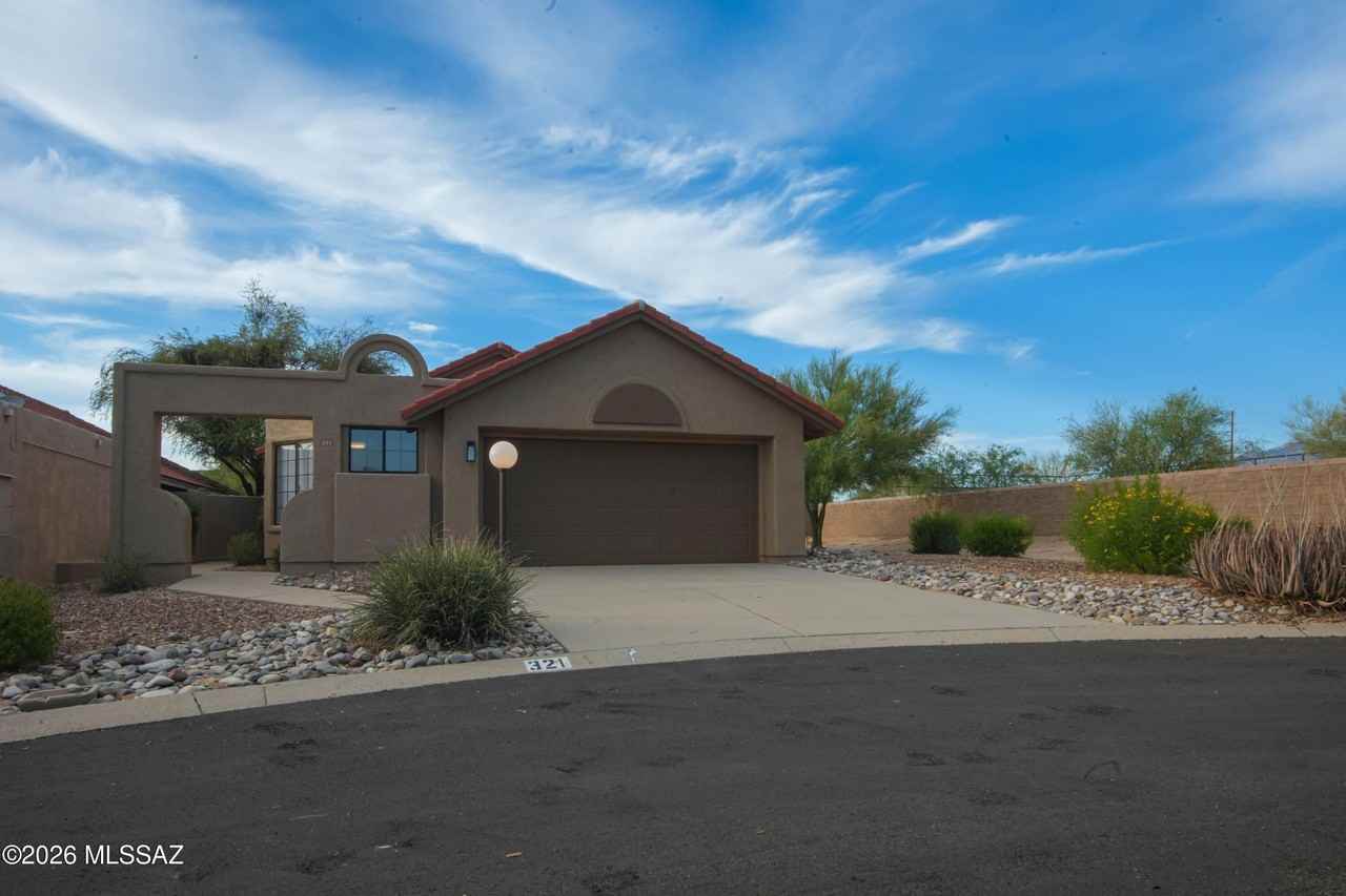 321 E Fieldcrest Ln