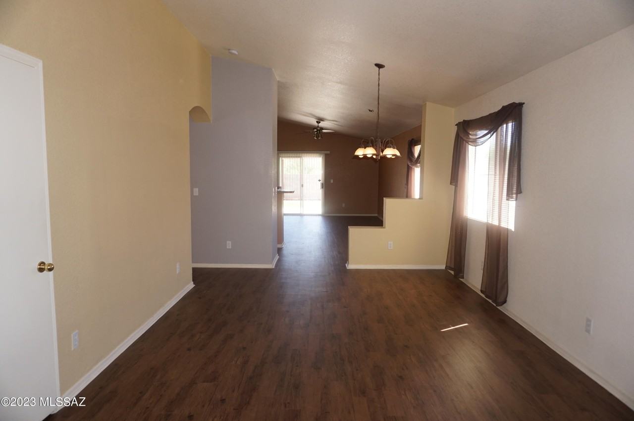 2379 S Saint Pablo Dr - Photo 3 of 16