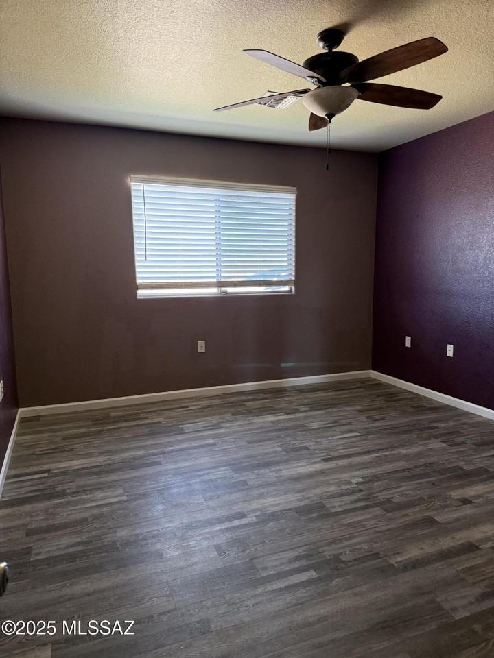 3224 W Covenant Ln - Photo 2 of 11