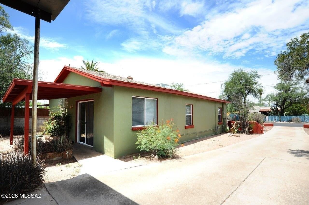 3326 E Elida St - Photo 5 of 34