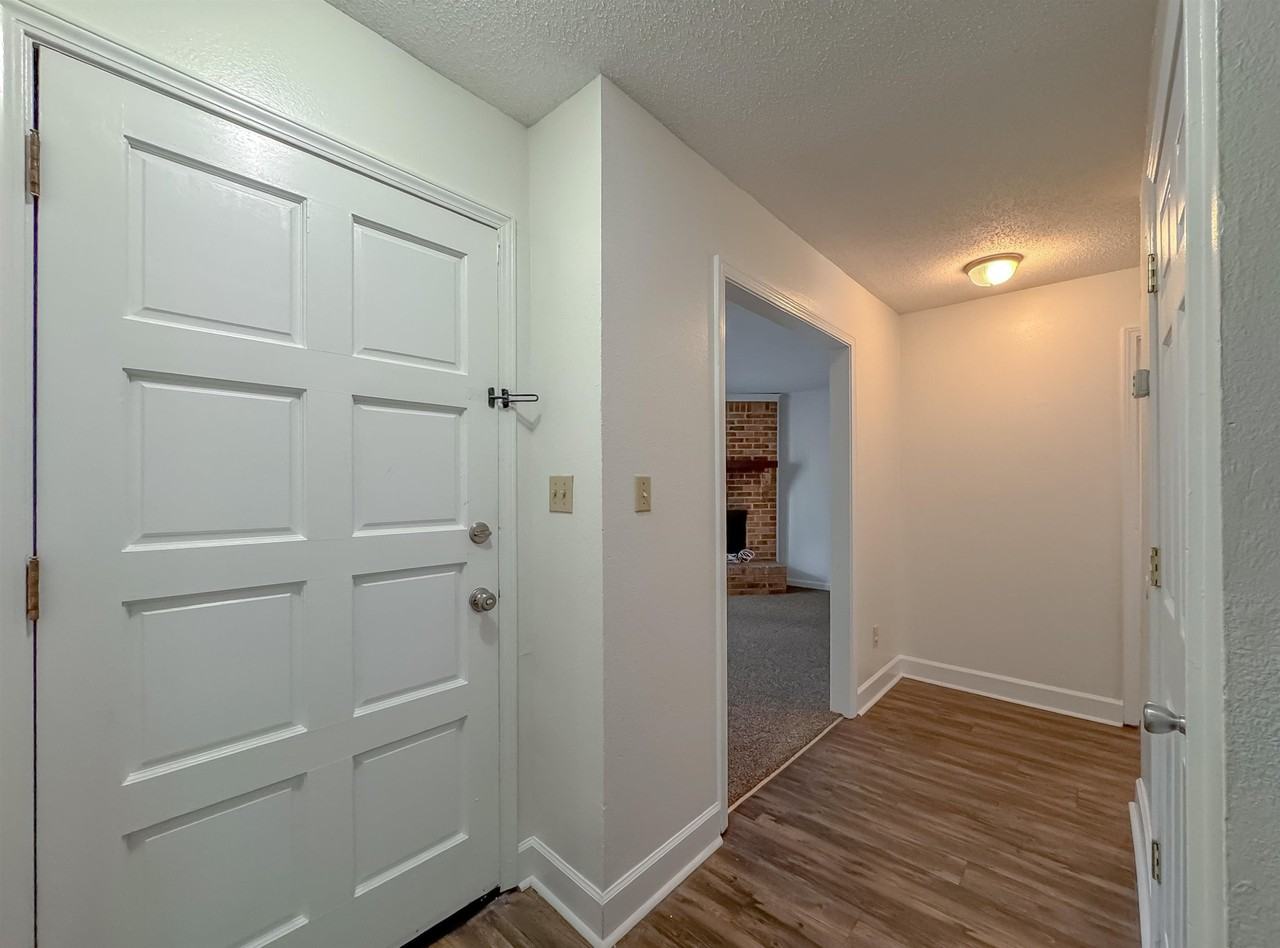 3735 Donovan Dr #A - Photo 4 of 40