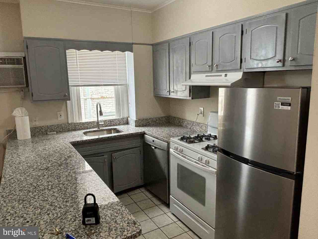 2121 N St Nw #6 - Photo 2 of 5