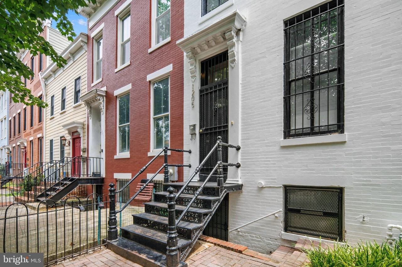 1205 4th St Nw - Photo 2 of 40