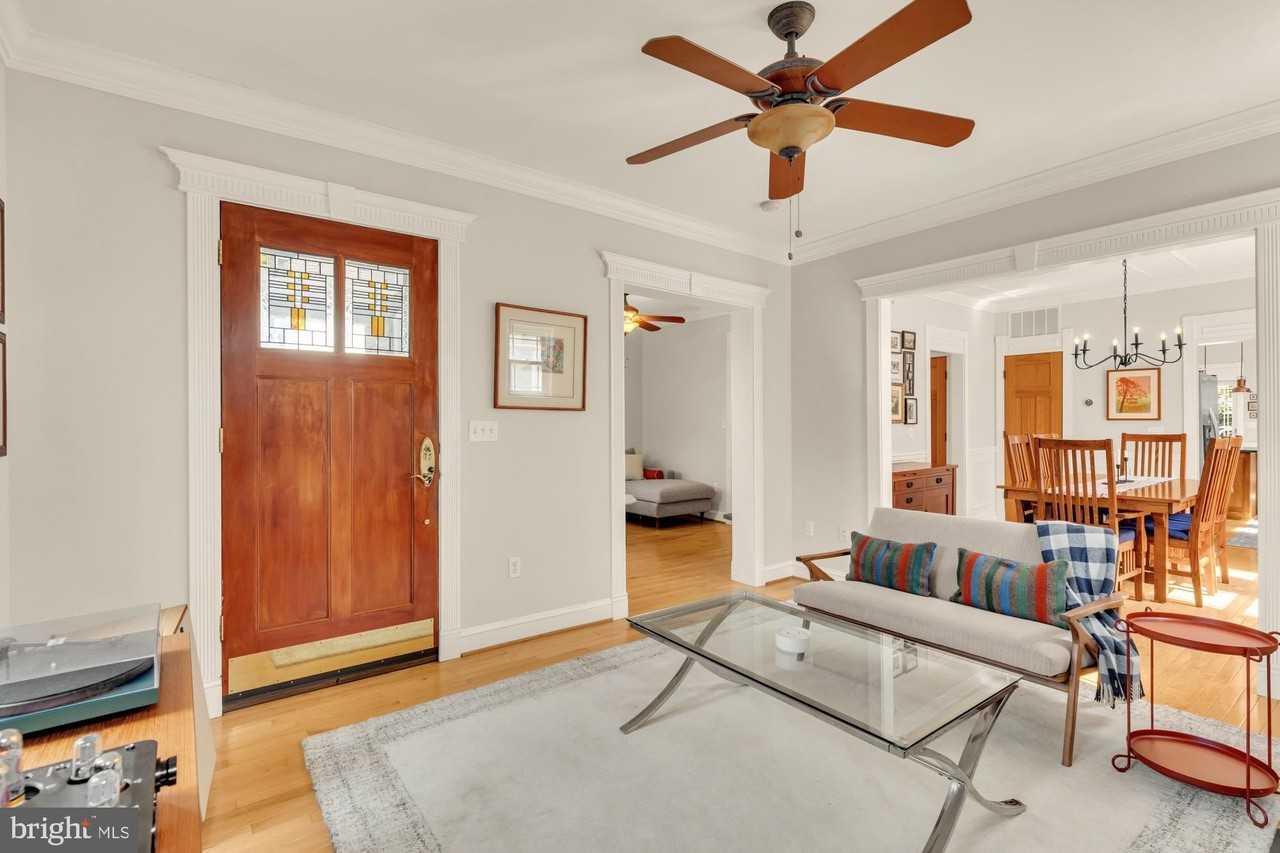 821 Elder St Nw - Photo 4 of 50