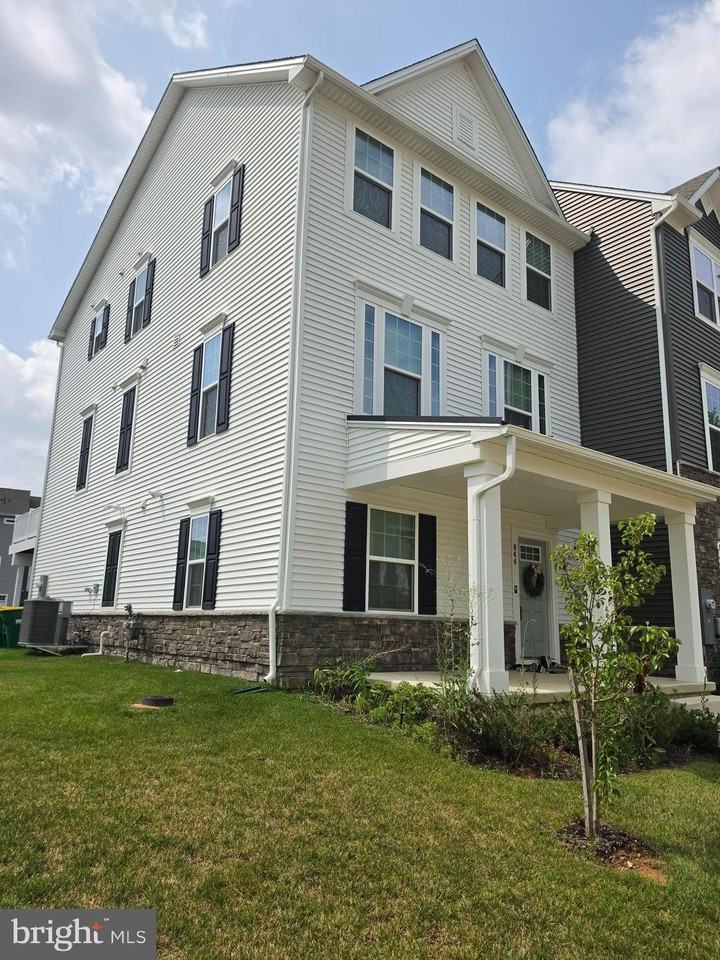 844 New Castle Landing Dr - Photo 5 of 50