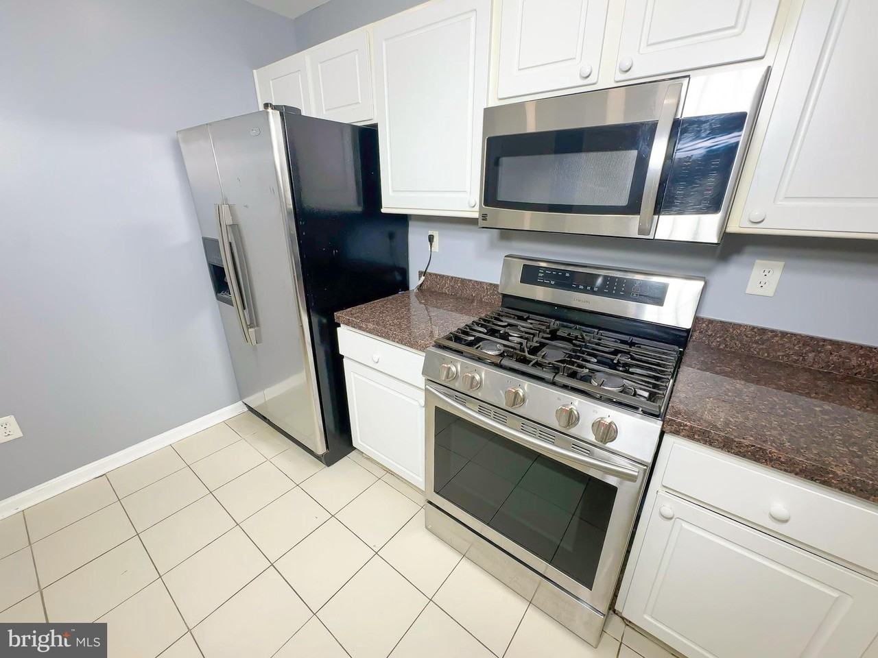 1632 Briarview Ct #50 - Photo 5 of 25