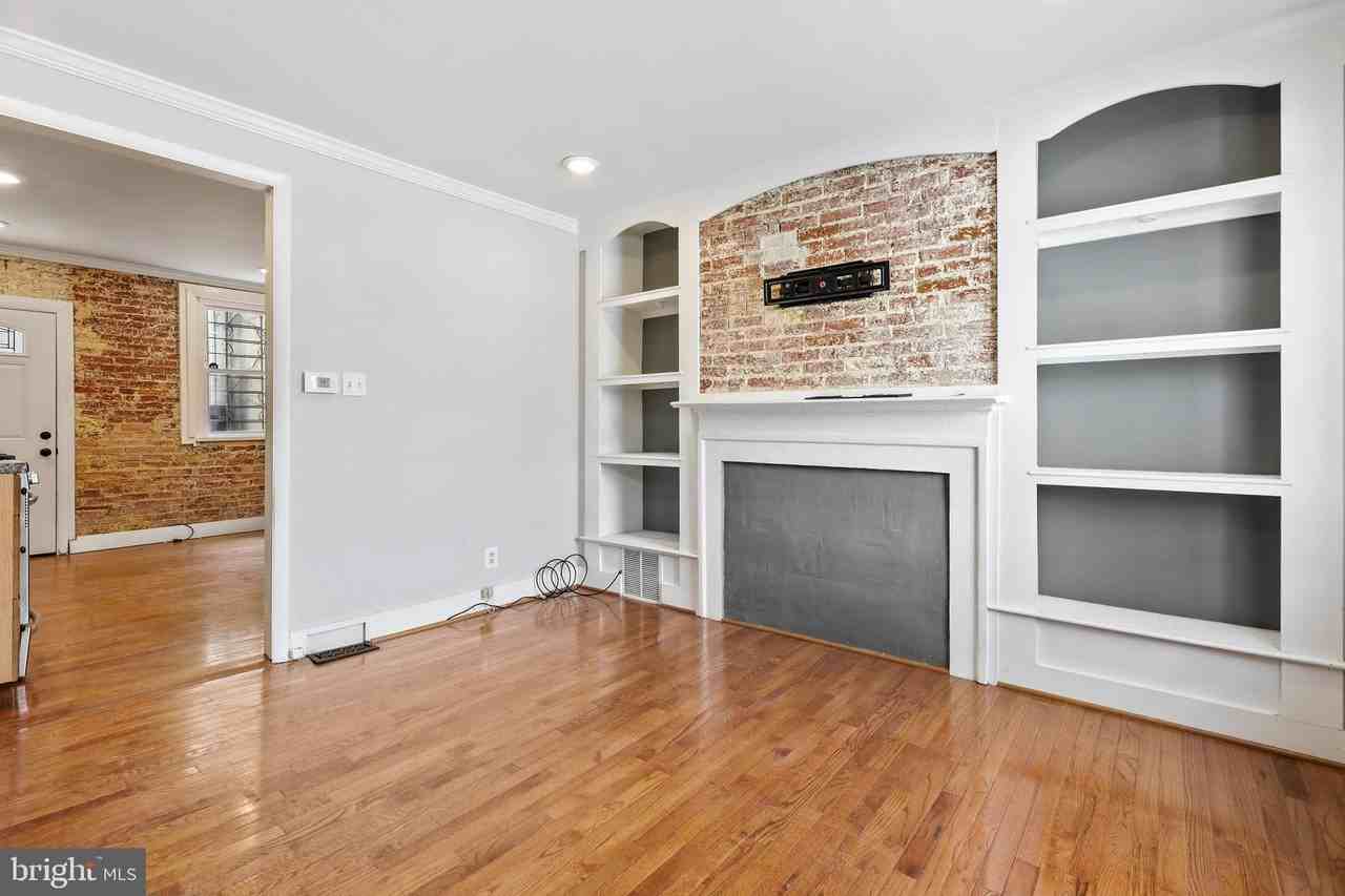 803 S Hanover St - Photo 3 of 24