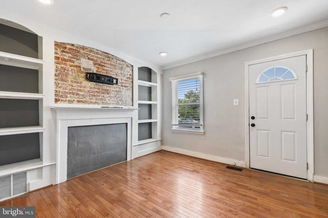 803 S Hanover St - Photo 4 of 24