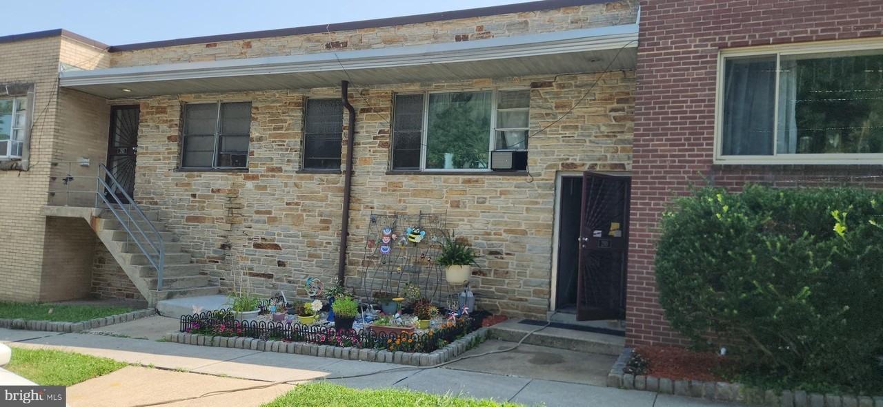 2919-APT F ALVARADO SQUARE #F - Photo 3 of 10