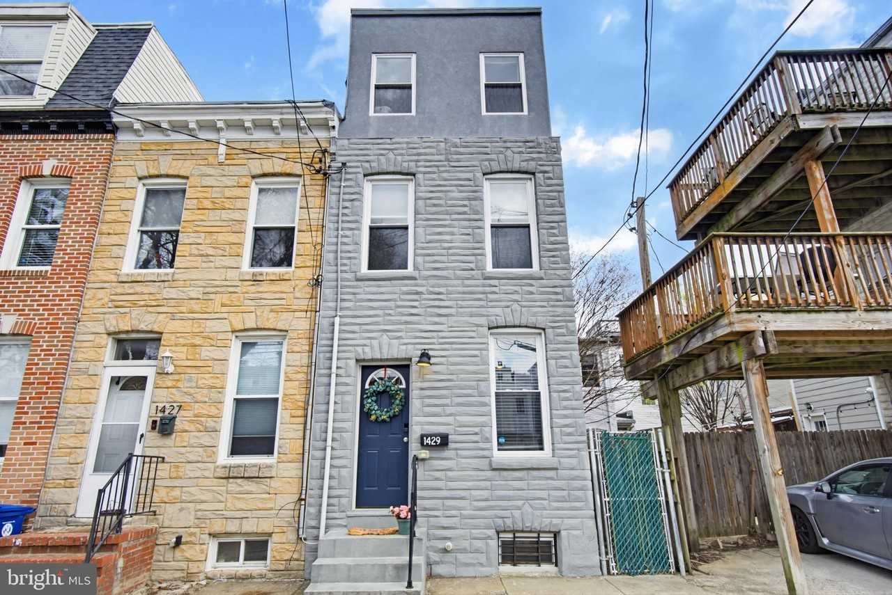 1429 Olive St - Photo 4 of 23
