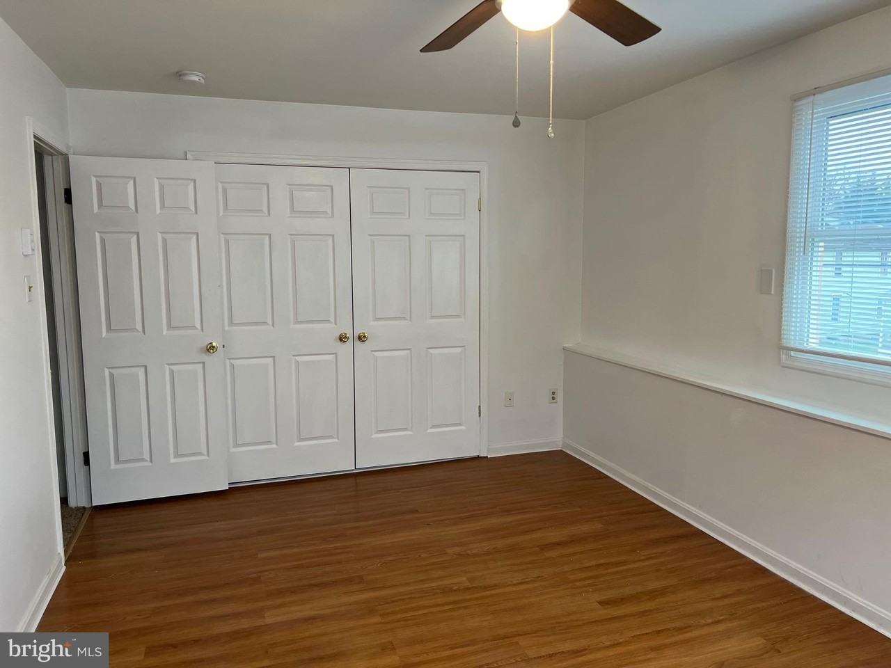 4015 Gill Ave #B - Photo 2 of 6