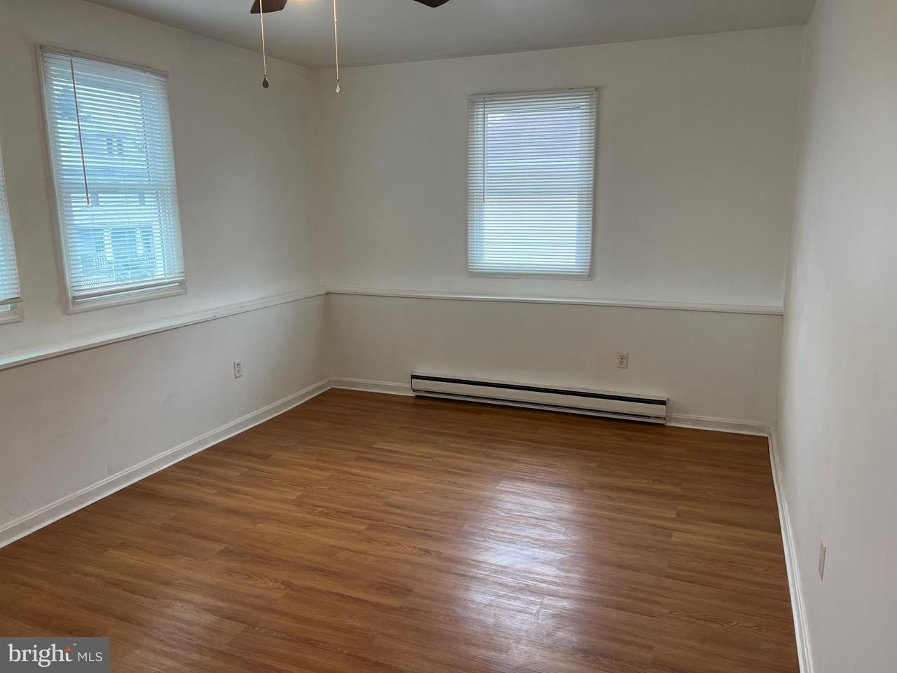 4015 Gill Ave #B - Photo 3 of 6