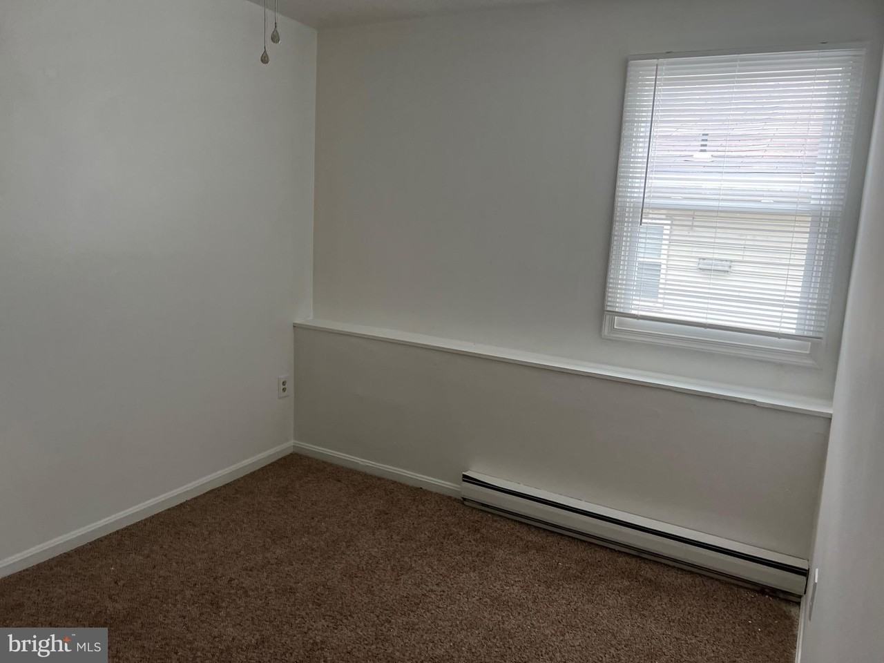 4015 Gill Ave #B - Photo 4 of 6