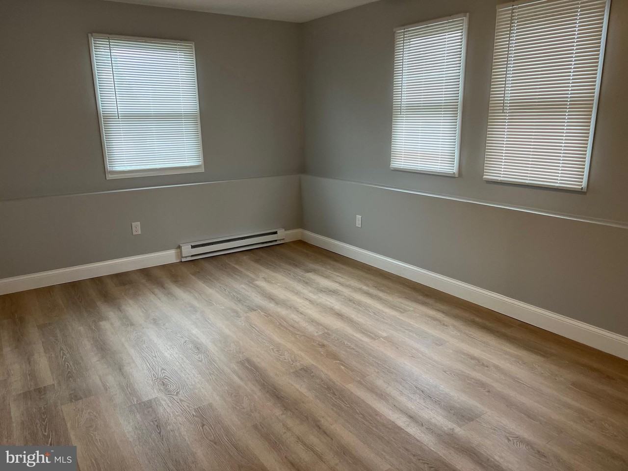 4013 Gill Ave #B - Photo 6 of 7