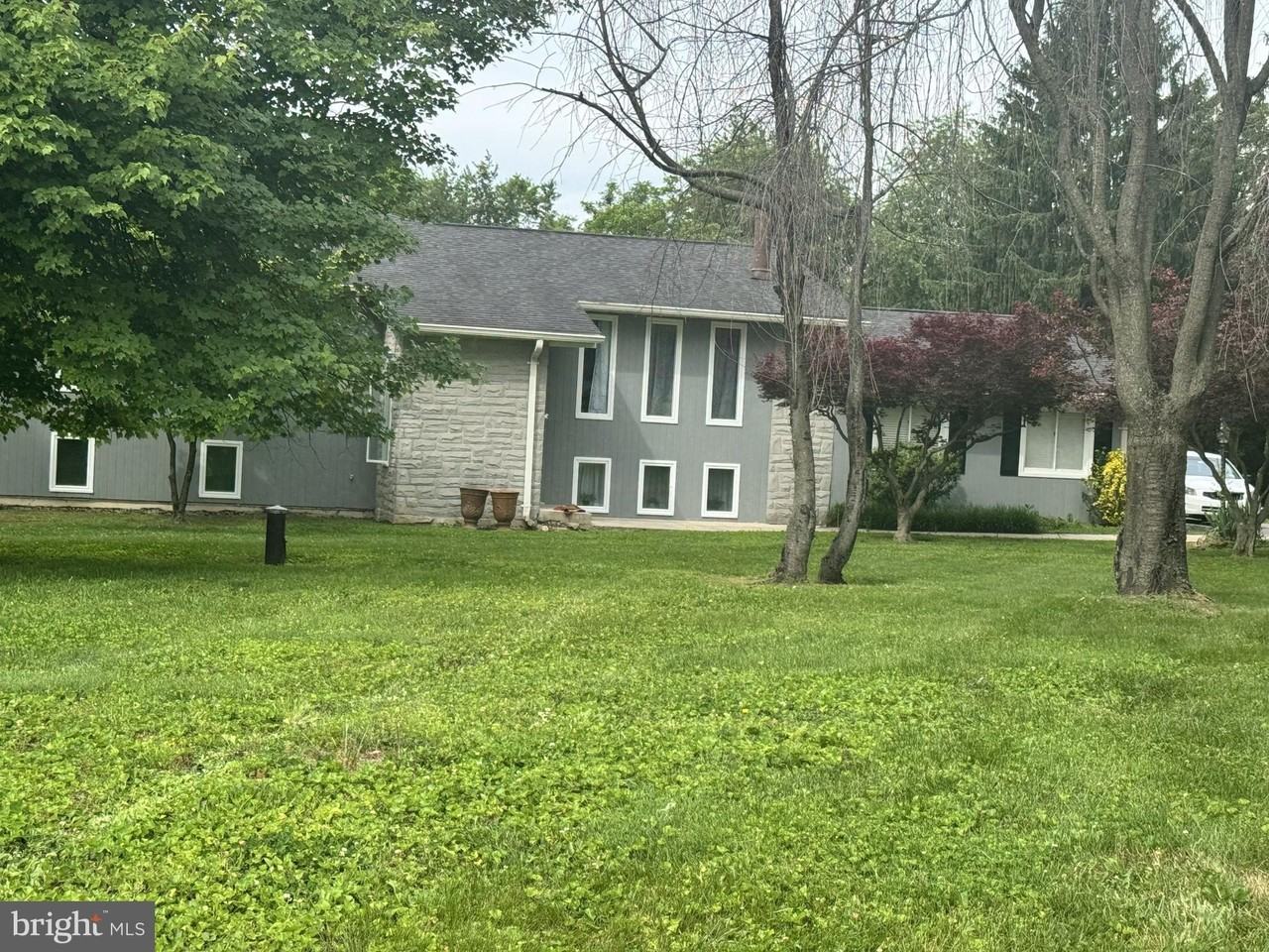 3424 Shady Ln - Photo 2 of 18