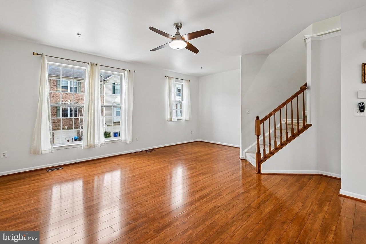 9457 Birdhouse Cir #40 - Photo 4 of 46