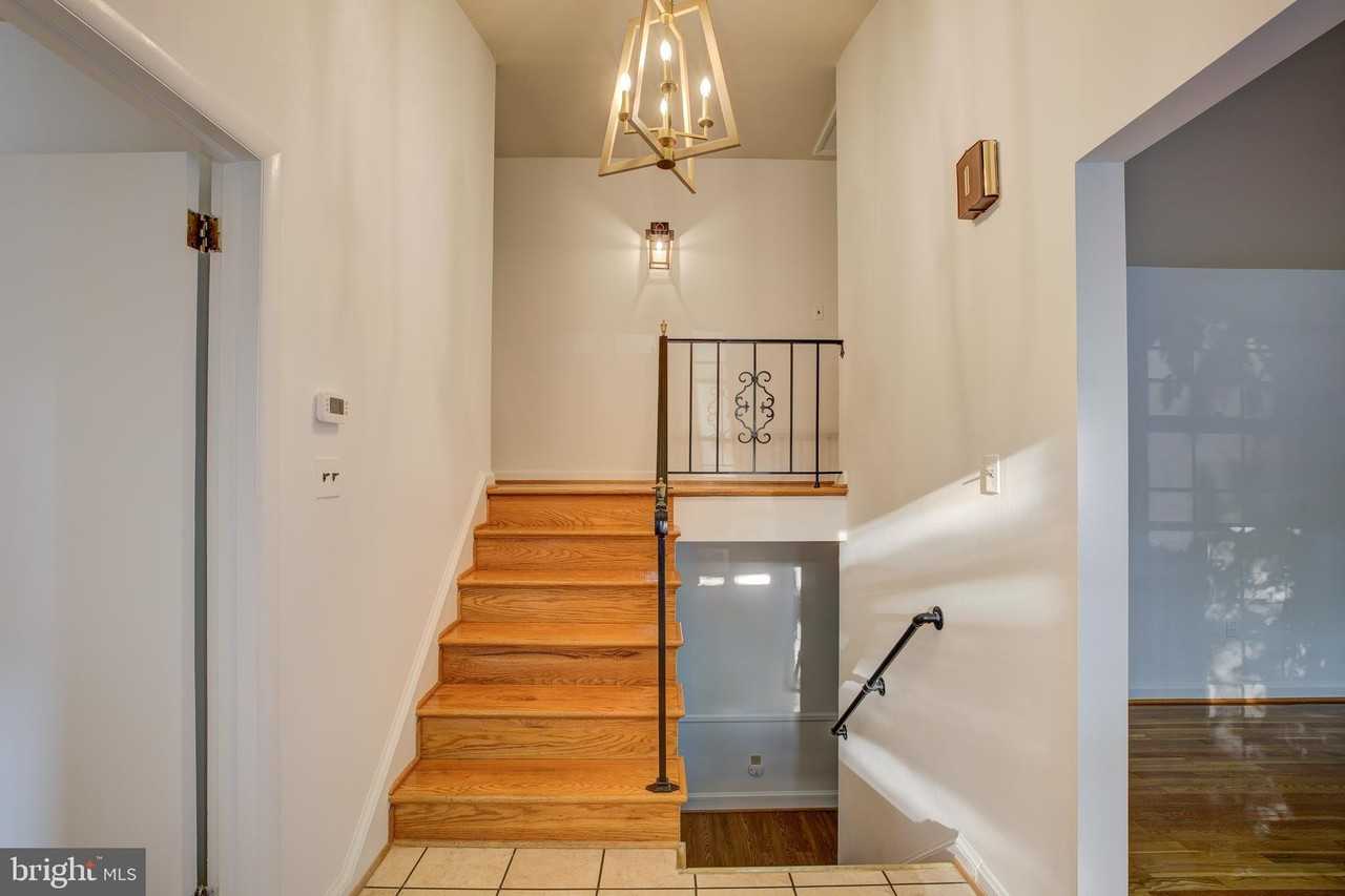 9603 Wadsworth Dr - Photo 2 of 34