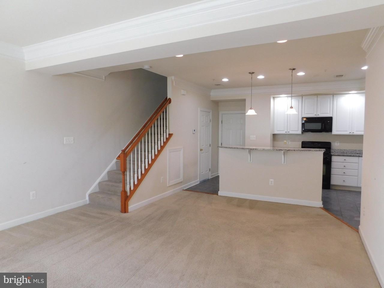 937 Hidden Marsh St - Photo 4 of 34