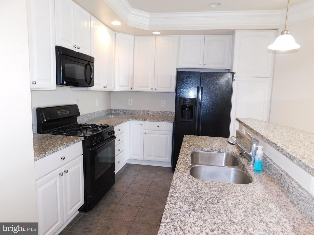 937 Hidden Marsh St - Photo 6 of 34
