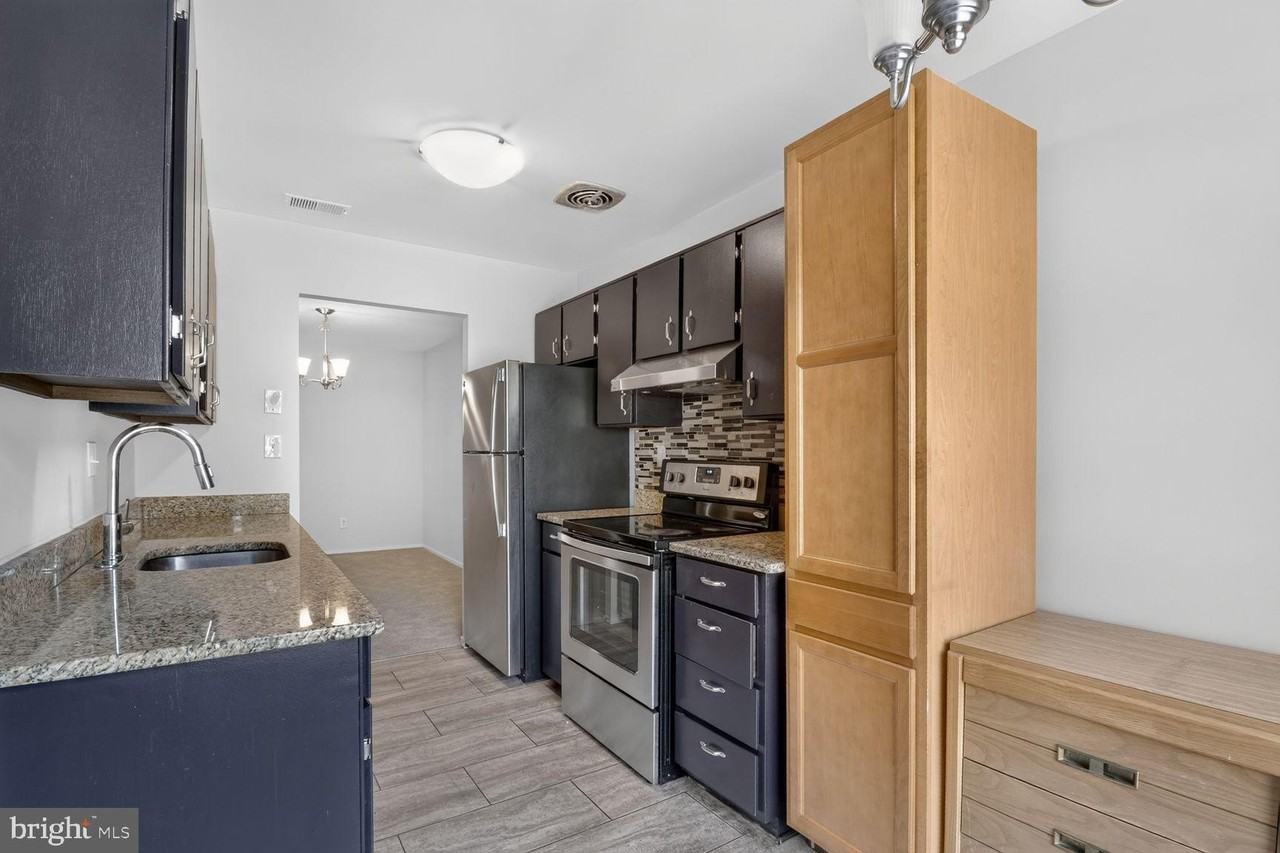 9305 Bathgate Ct - Photo 3 of 23