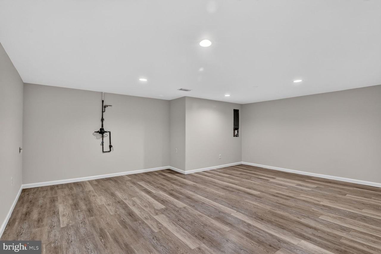 9305 Bathgate Ct - Photo 7 of 23